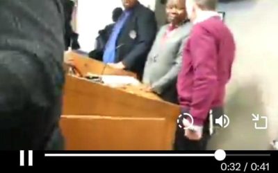 La vidéo qui prétend montrer un homme politique congolais chassé aux USA est hors contexte