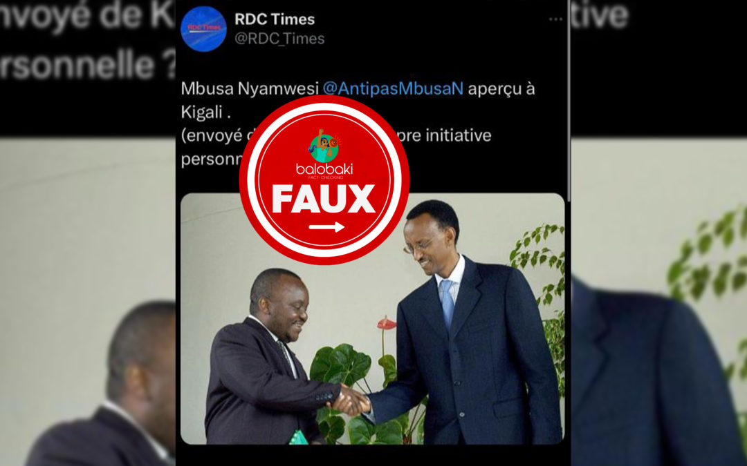 La photo montrant l’ancien ministre congolais des Affaires étrangères aux côtés du président rwandais date de 2003